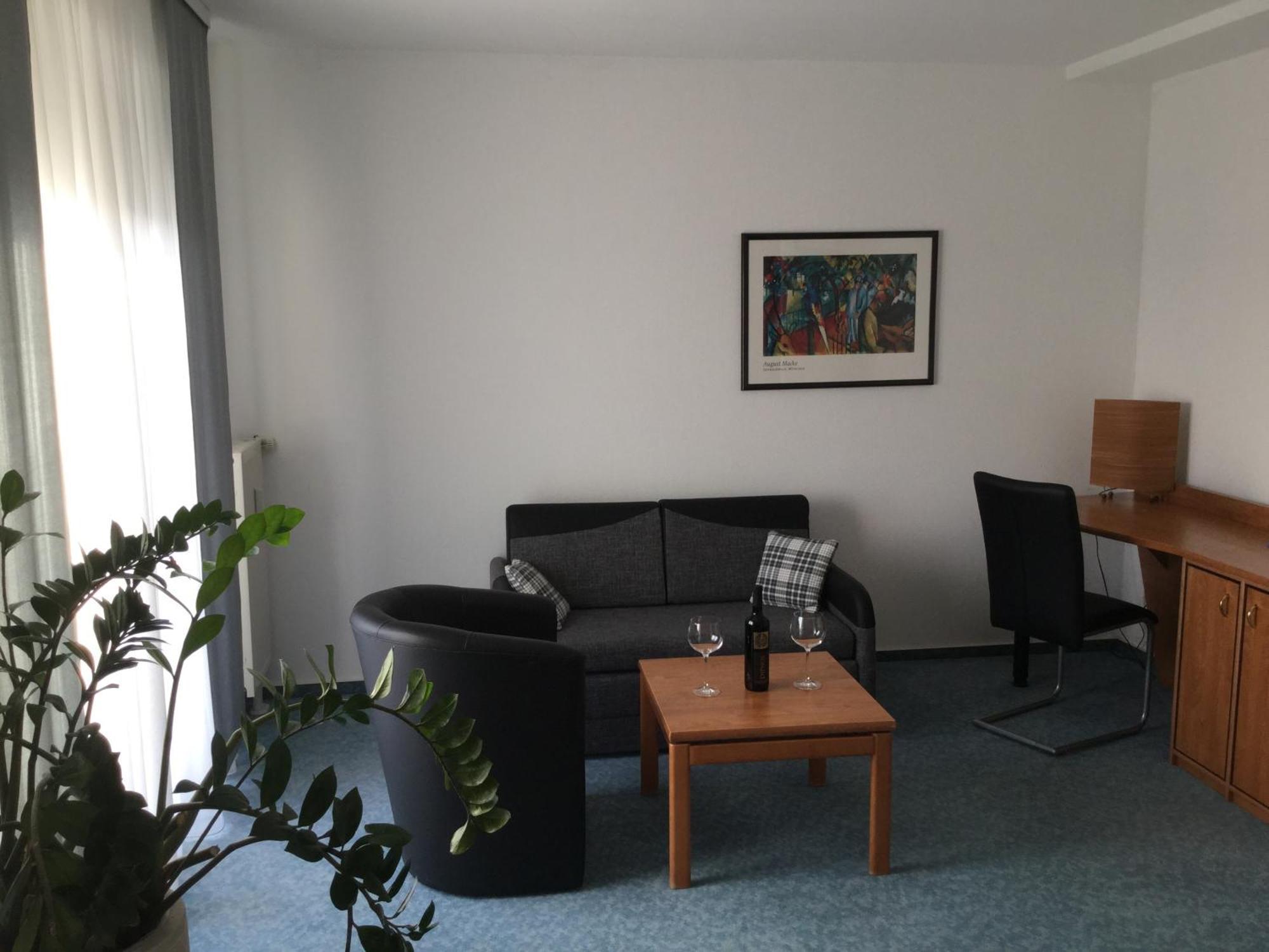 Sunibel Inn Reinheim Exteriör bild