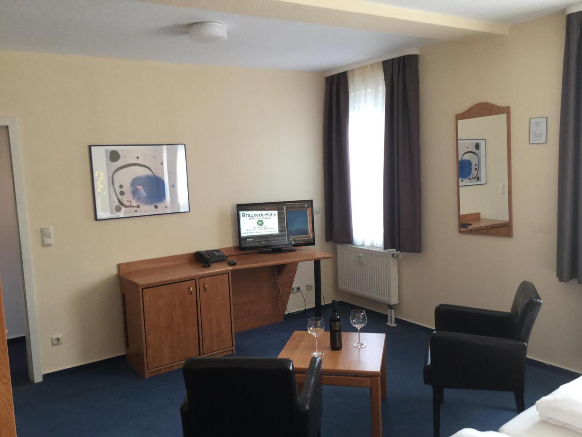 Sunibel Inn Reinheim Exteriör bild